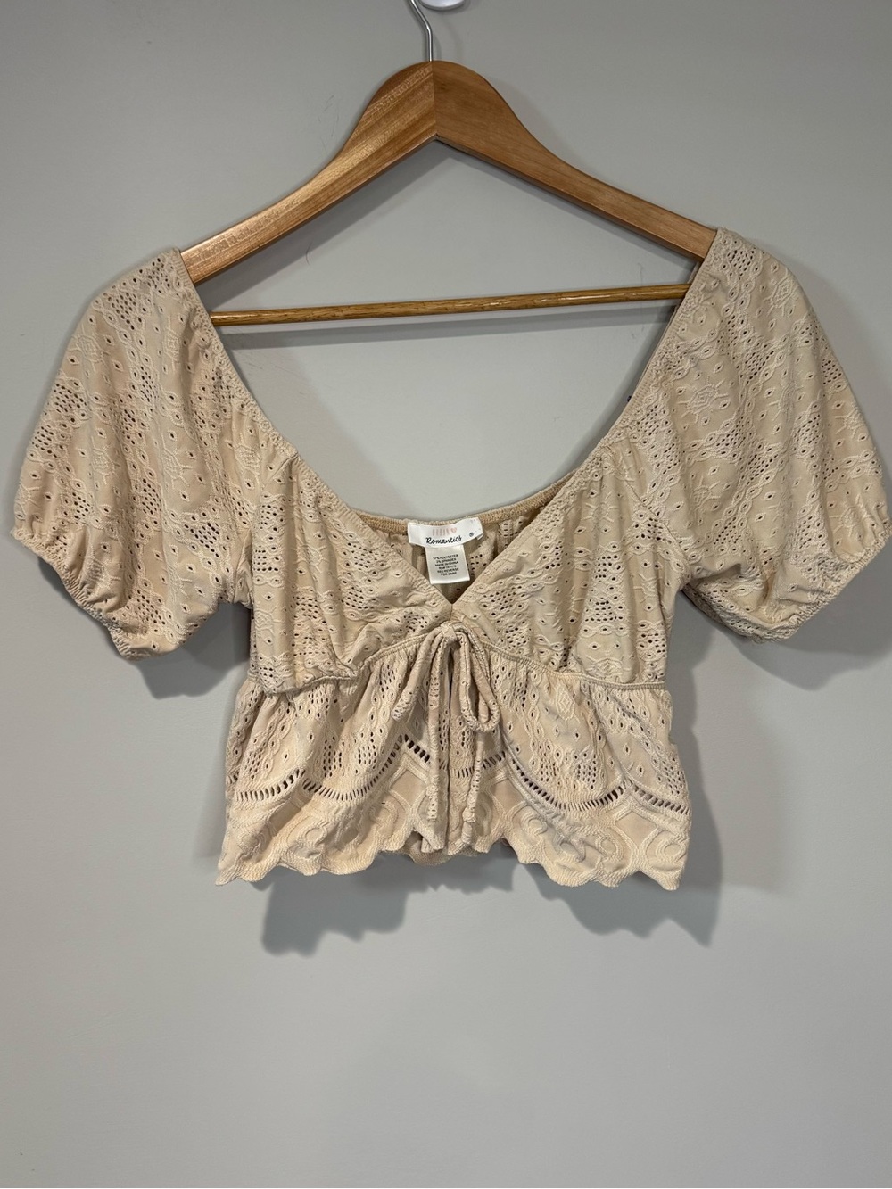 URBAN Romantics Cream Eyelet Crop Top Babydoll Boho Cottagecore Milkmaid Size M
